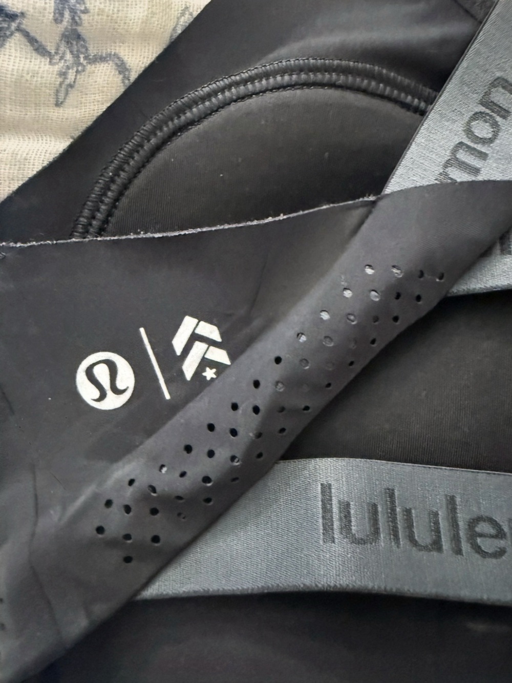 Lululemon Biker Shorts + Sports Bra Bundle – Size 6 / Small - Picture 12 of 12